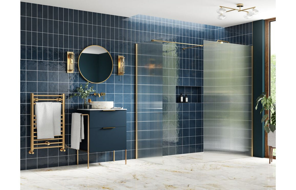 HOTT107582 - Bocca 800mm Fluted Wetroom Panel & Side Panel Arm - Brushed Brass image